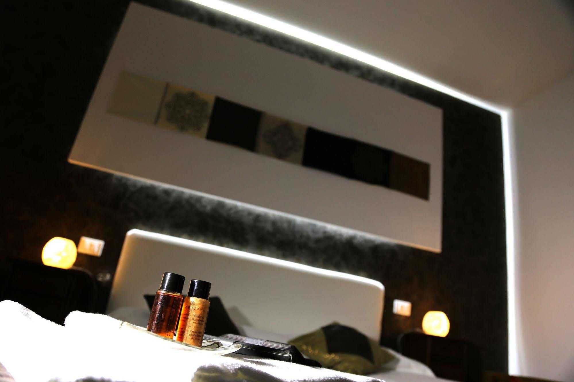 Caroline Rooms روما المظهر الخارجي الصورة